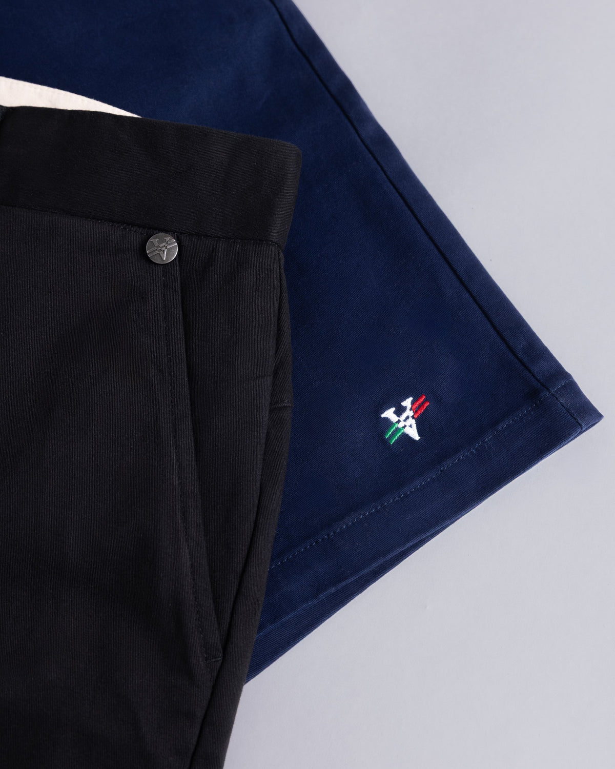 Voyage Bambino Chino Short Navy, detail