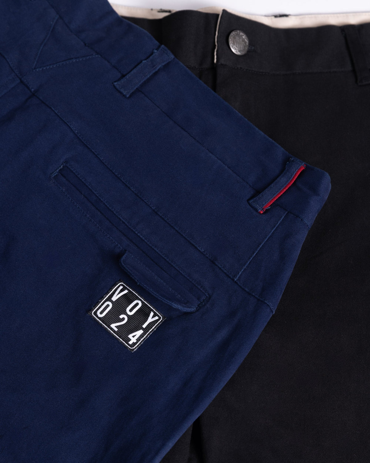 Voyage Bambino Chino Short Navy, close-up