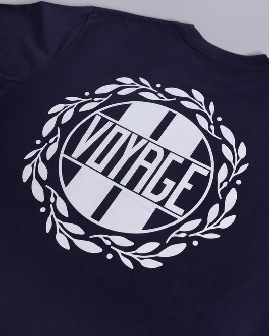 Voyage Emblem Tee Midnight Blue, close-up detail