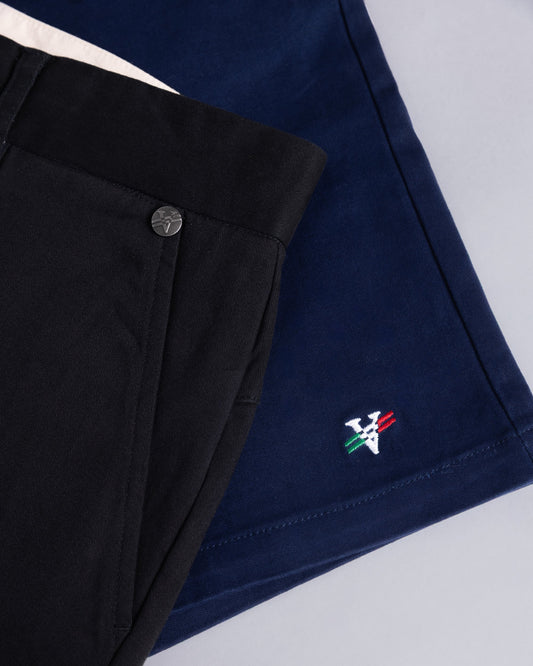 Voyage Bambino Chino Short Black, close-up detail