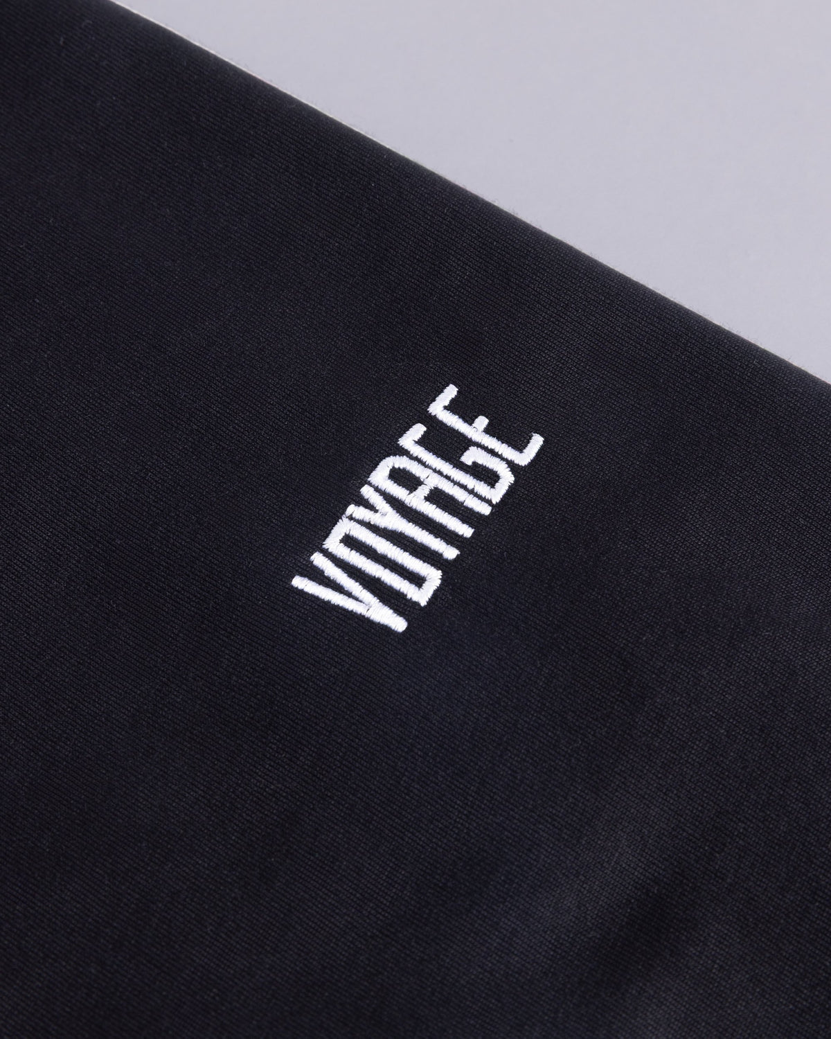 Voyage Emblem Tee Black, detail